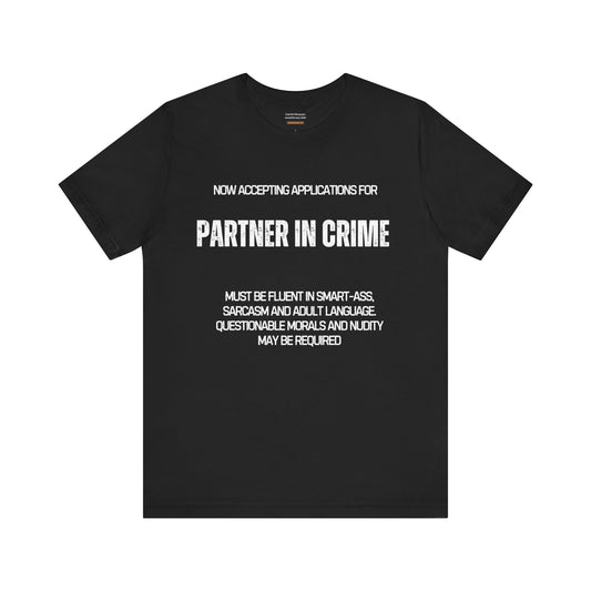 Unisex t-shirt with "Partner in crime" print
